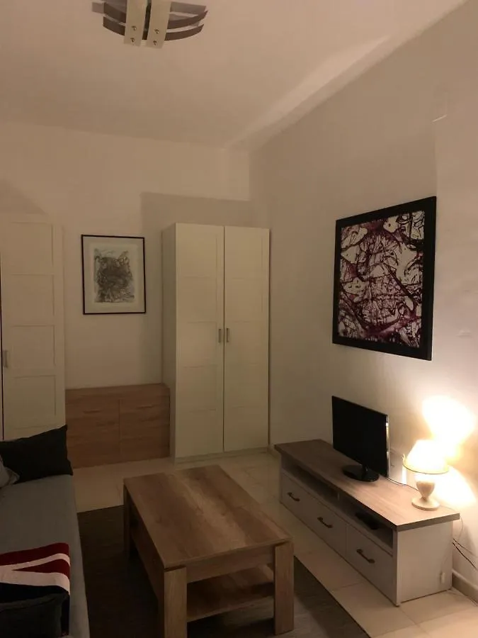 Apartment City Center Eighty-Five Bari 0*,