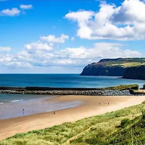 https://storm-cottage-carlin-how.yorkshirehotels.net